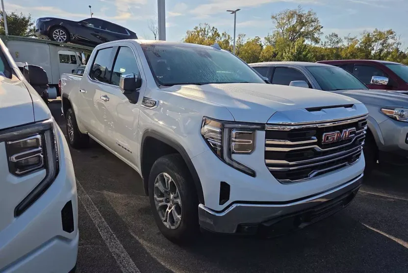 2024 Gmc Sierra 1500 SLT photo 1