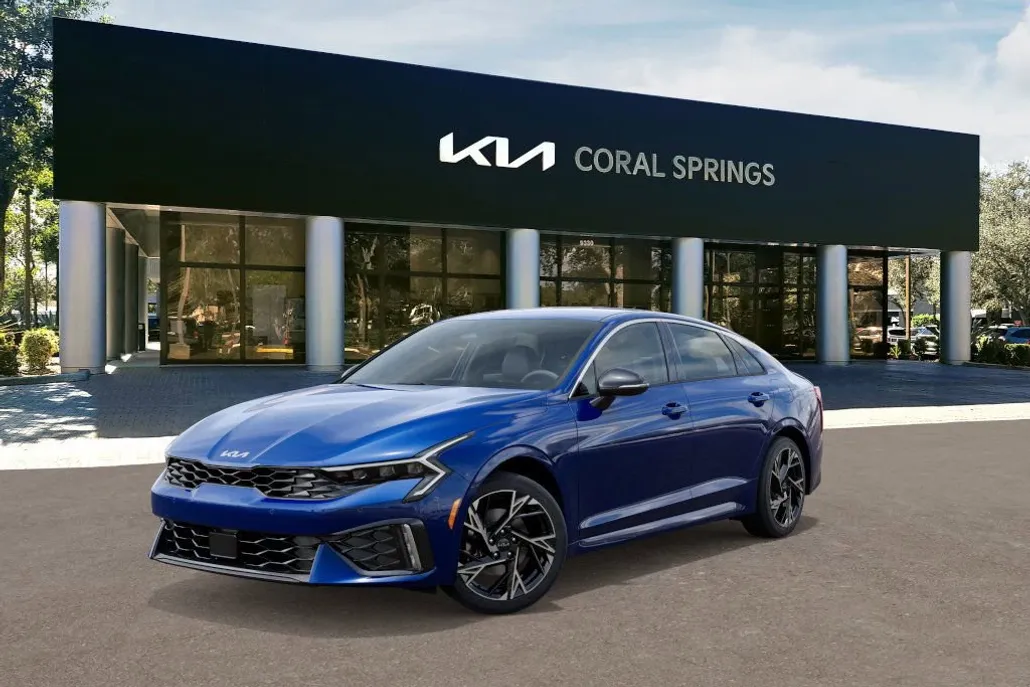 2025 Kia K5 GT-Line photo 1
