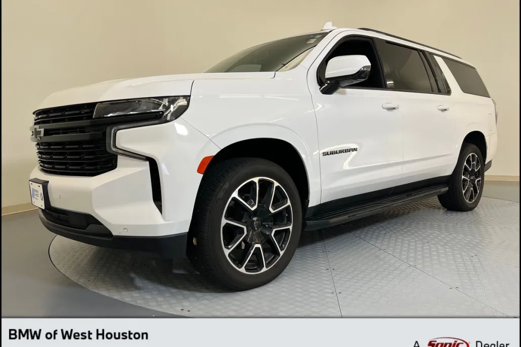 2024 Chevrolet Suburban RST photo 1