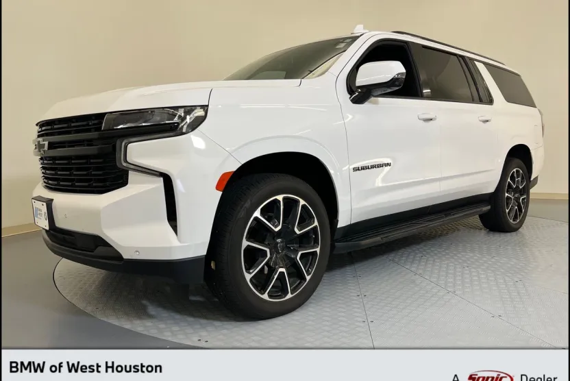 2024 Chevrolet Suburban RST photo 1