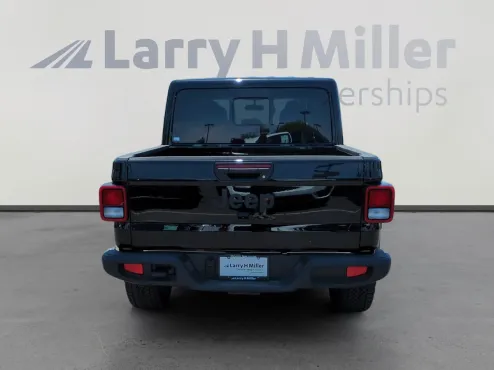 2025 Jeep Gladiator photo 4