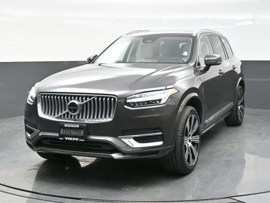 2024 Volvo XC90 T8 Plus photo 1