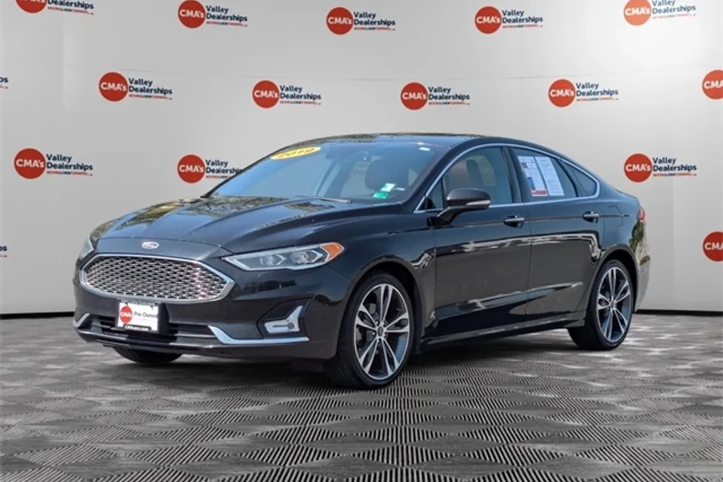 2019 Ford Fusion Titanium photo 1