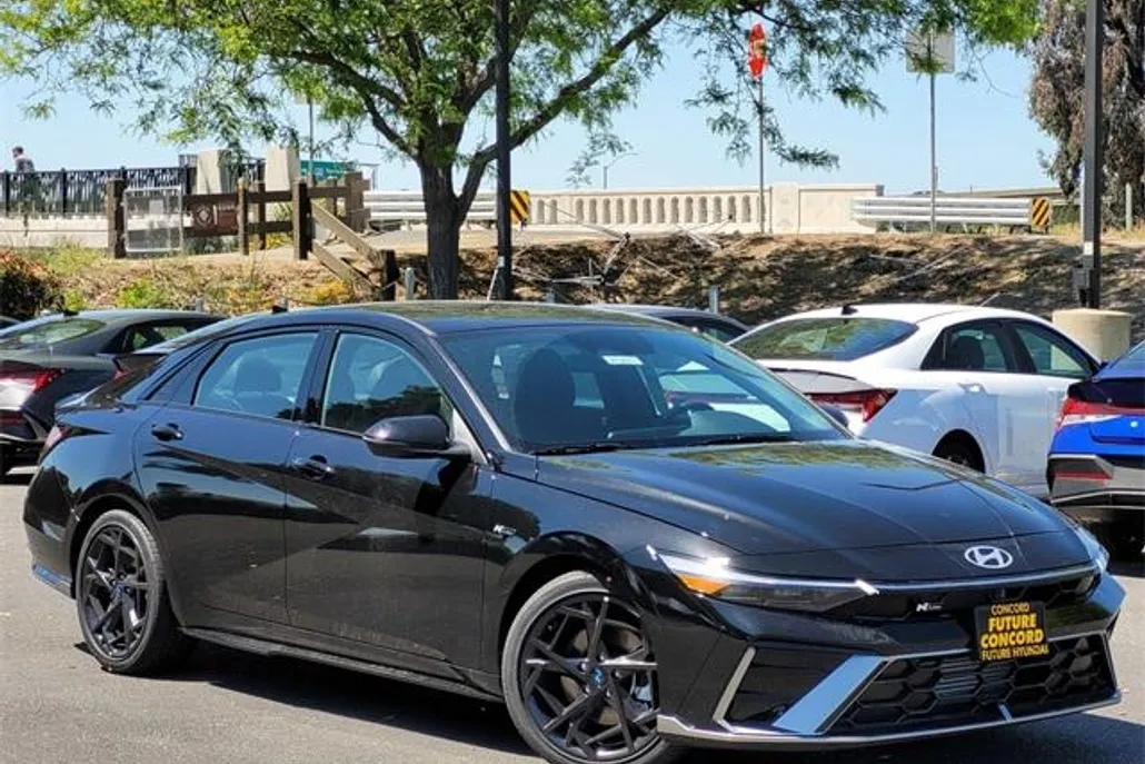2025 Hyundai Elantra N Line photo 1