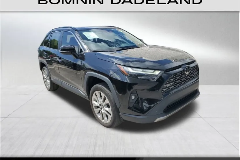 2022 Toyota RAV4 Limited photo 1