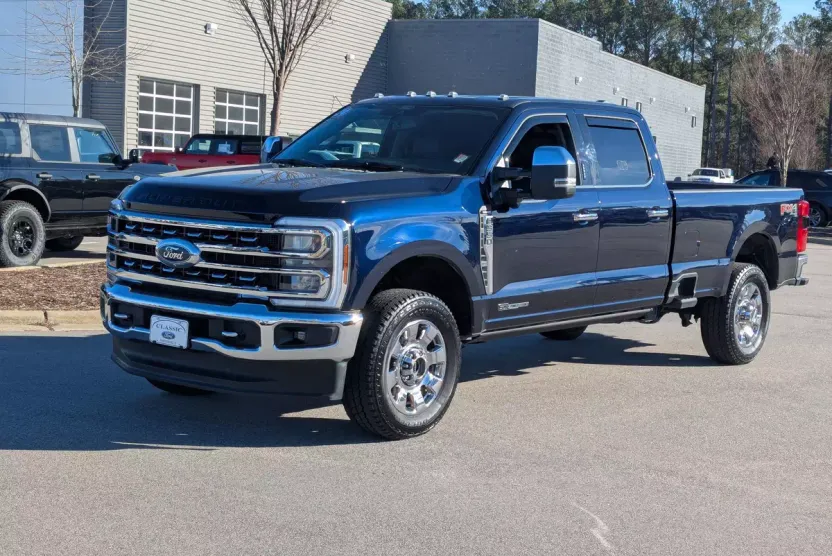 2024 Ford F-350 Lariat photo 1