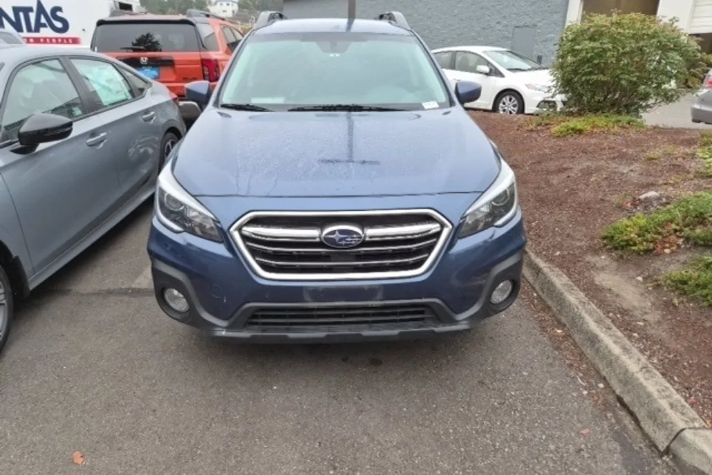 2019 Subaru Outback 2.5i Premium photo 1