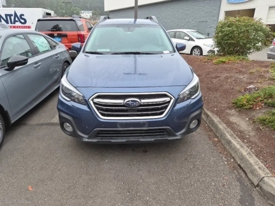 2019 Subaru Outback 2.5i Premium photo 1