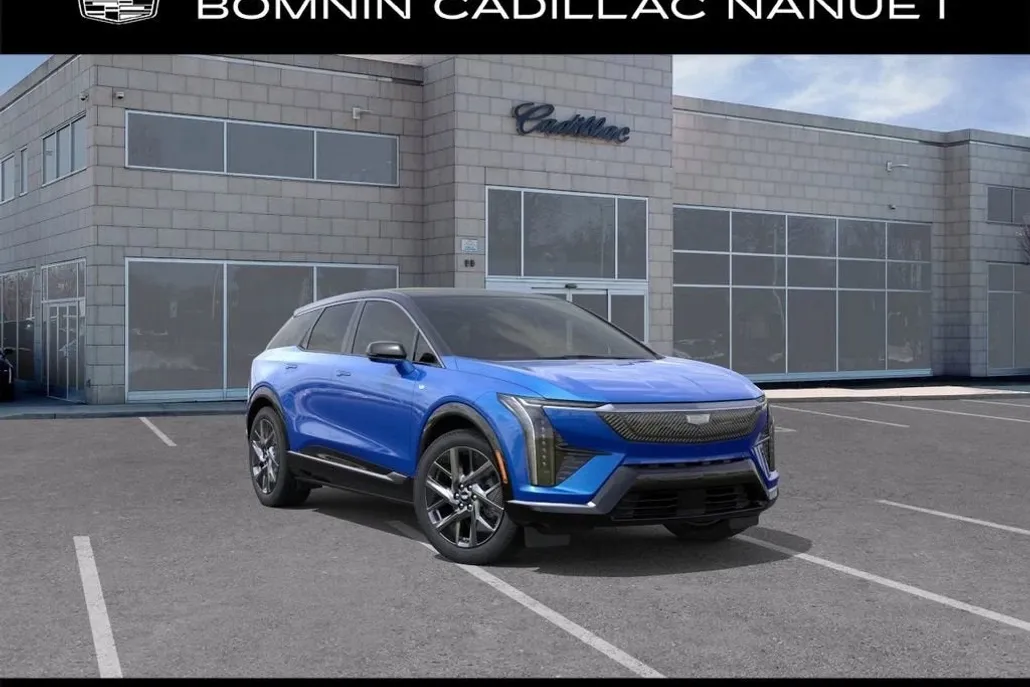 2025 Cadillac Optiq Luxury photo 1