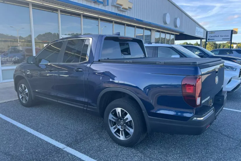 2019 Honda Ridgeline RTL-T photo 1