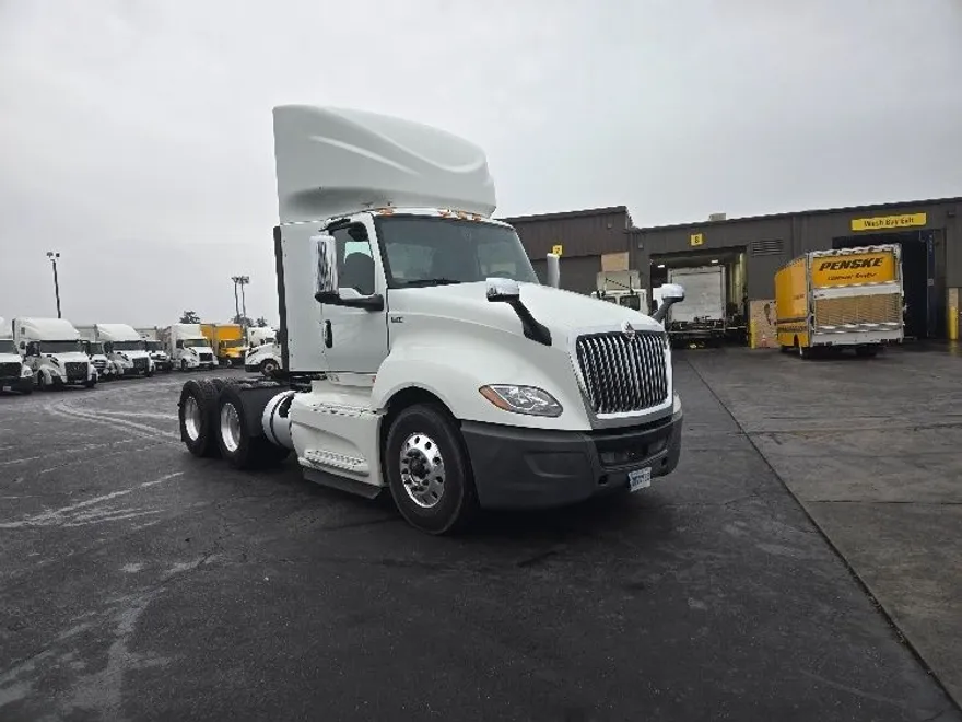 2018 International LT625 LT photo 1