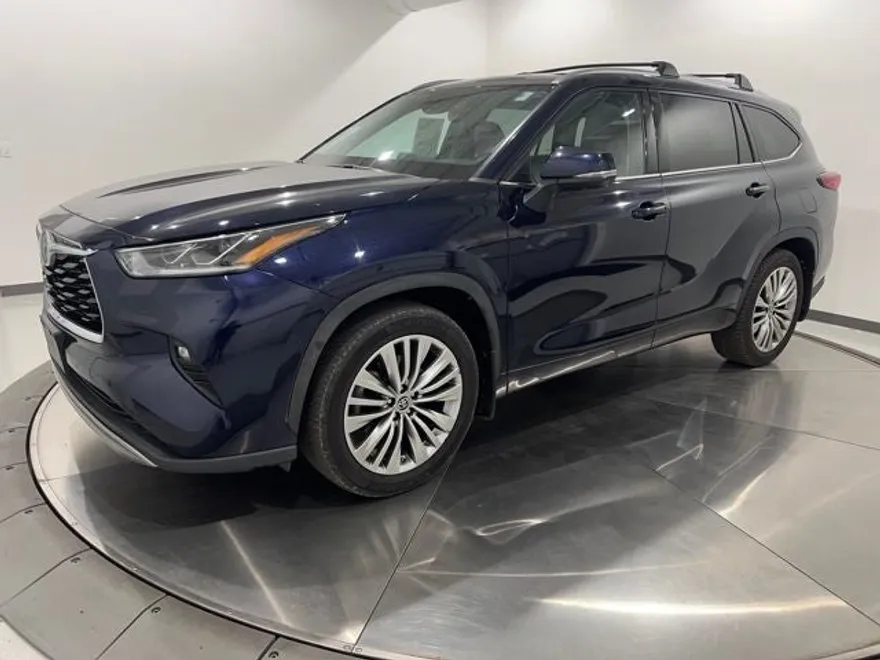 2022 Toyota Highlander Platinum photo 1