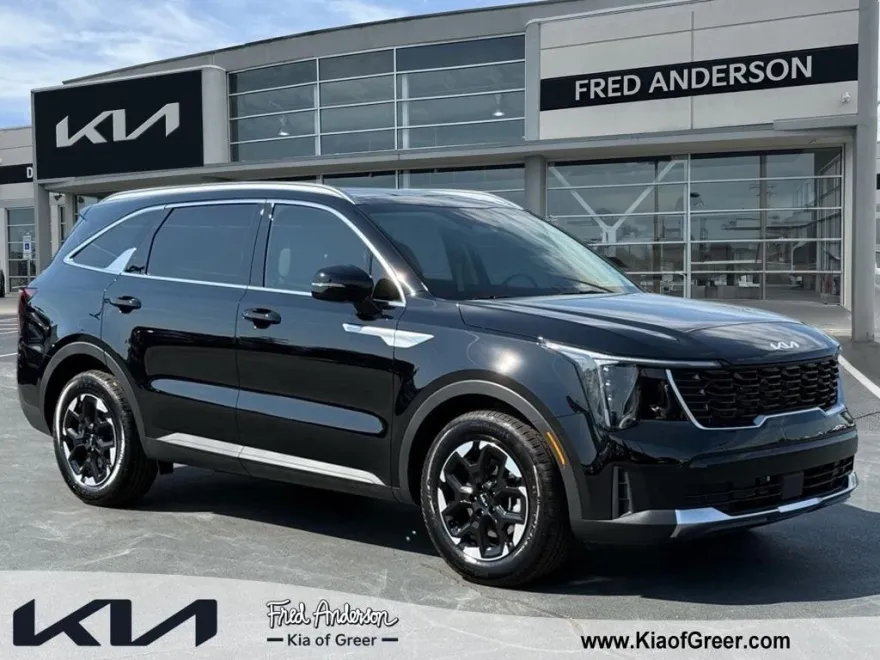2025 Kia Sorento S photo 1