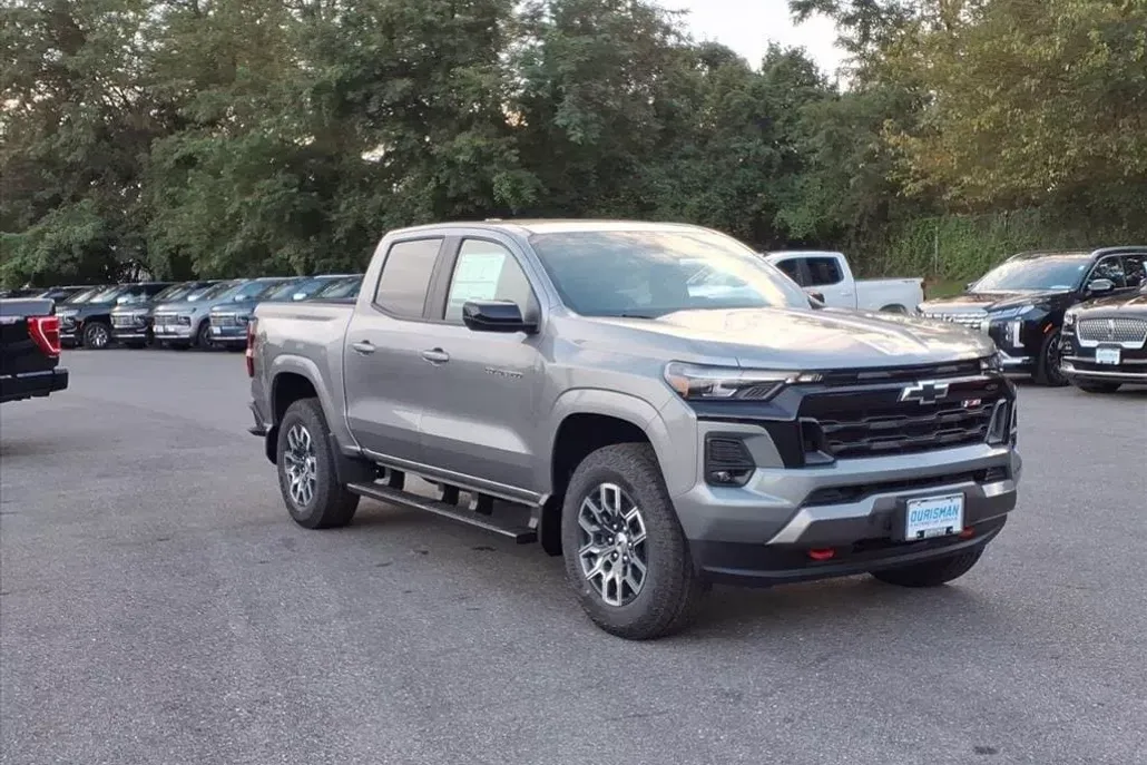 2026 Chevrolet Colorado Z71 photo 1