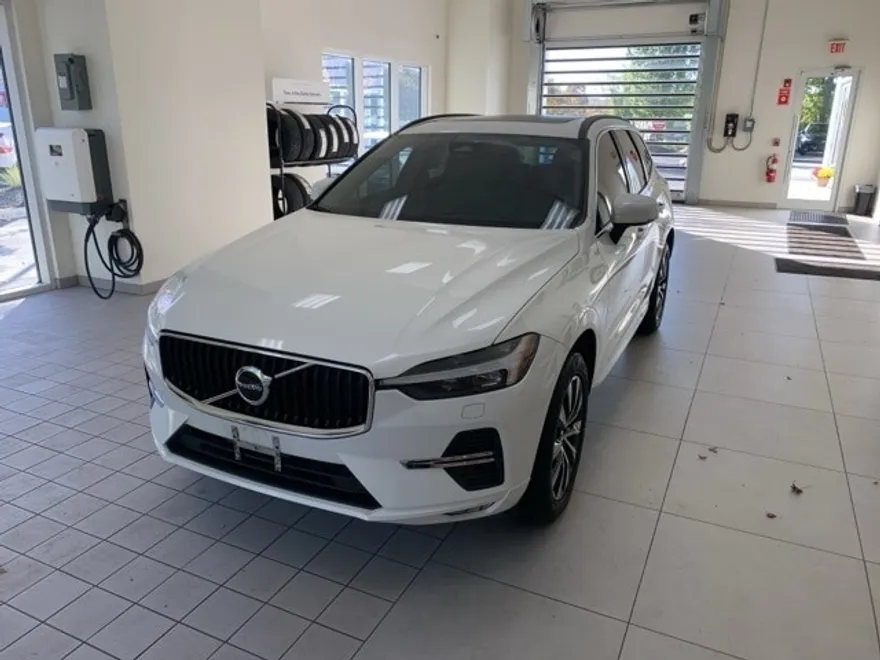 2023 Volvo XC60 B5 Core photo 1