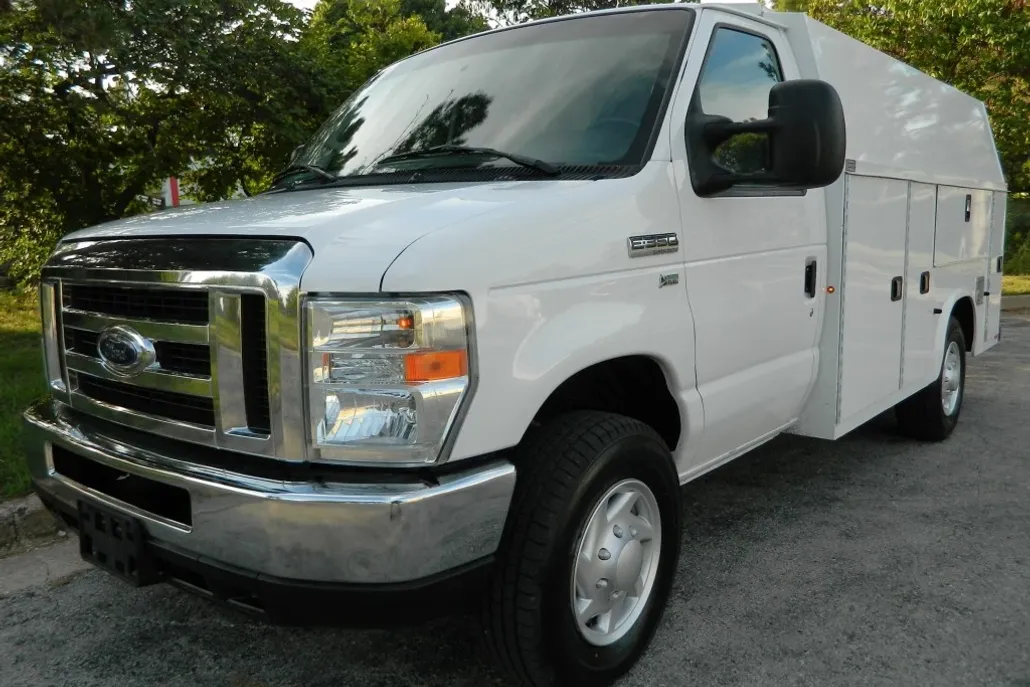 2016 Ford E-350 photo 1