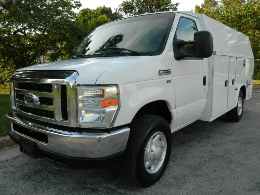 2016 Ford E-350 photo 1