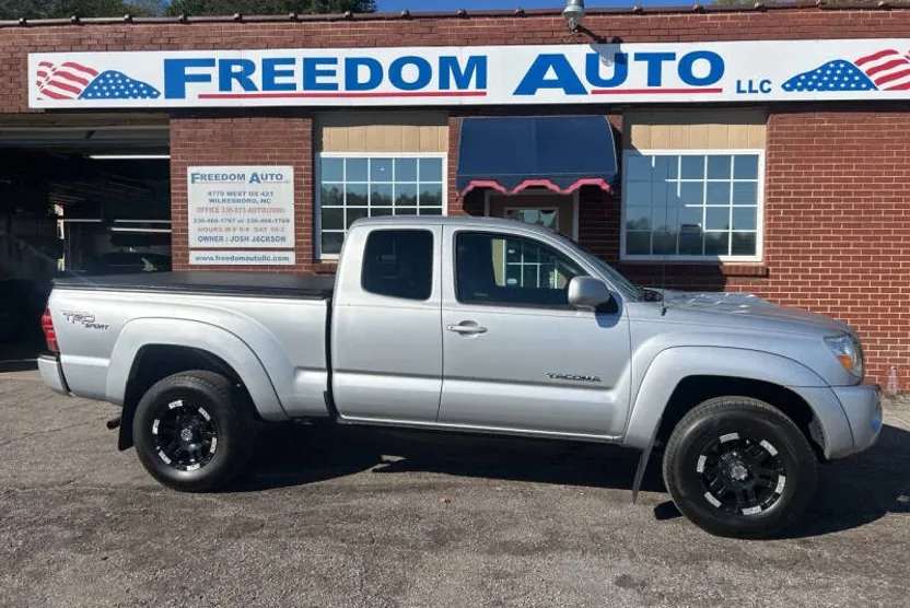 2008 Toyota Tacoma V6 4x4 Access Cab photo 1