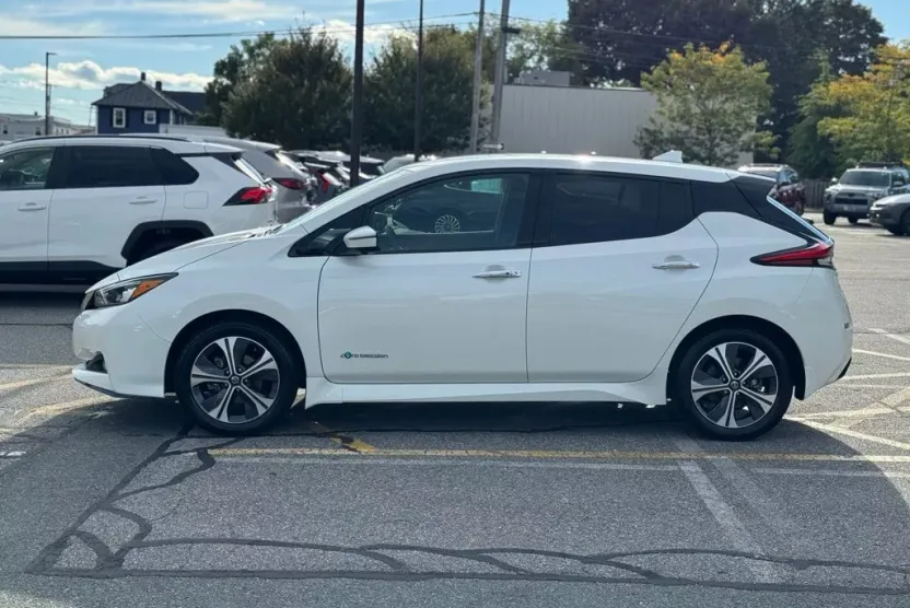 2019 Nissan Leaf SL Plus photo 1