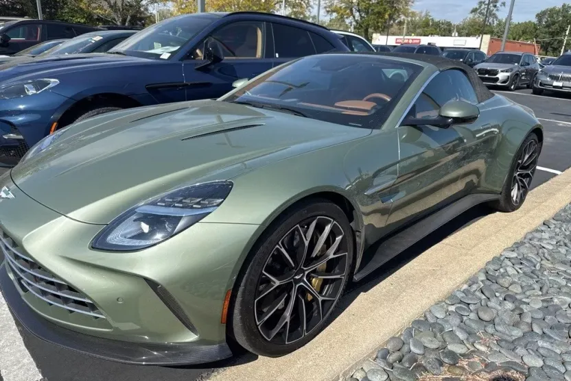 2026 Aston Martin Vantage Roadster photo 1