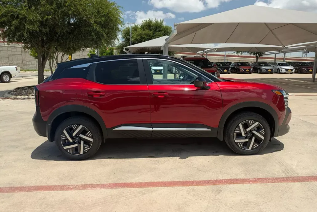 2025 Nissan Kicks SV photo 1