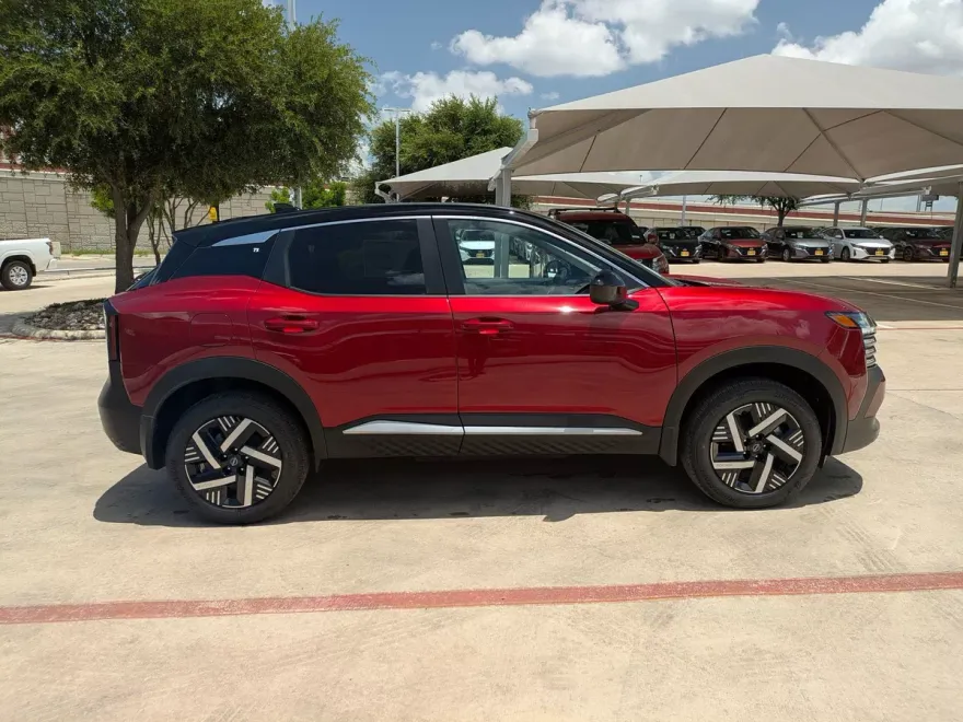 2025 Nissan Kicks SV photo 1