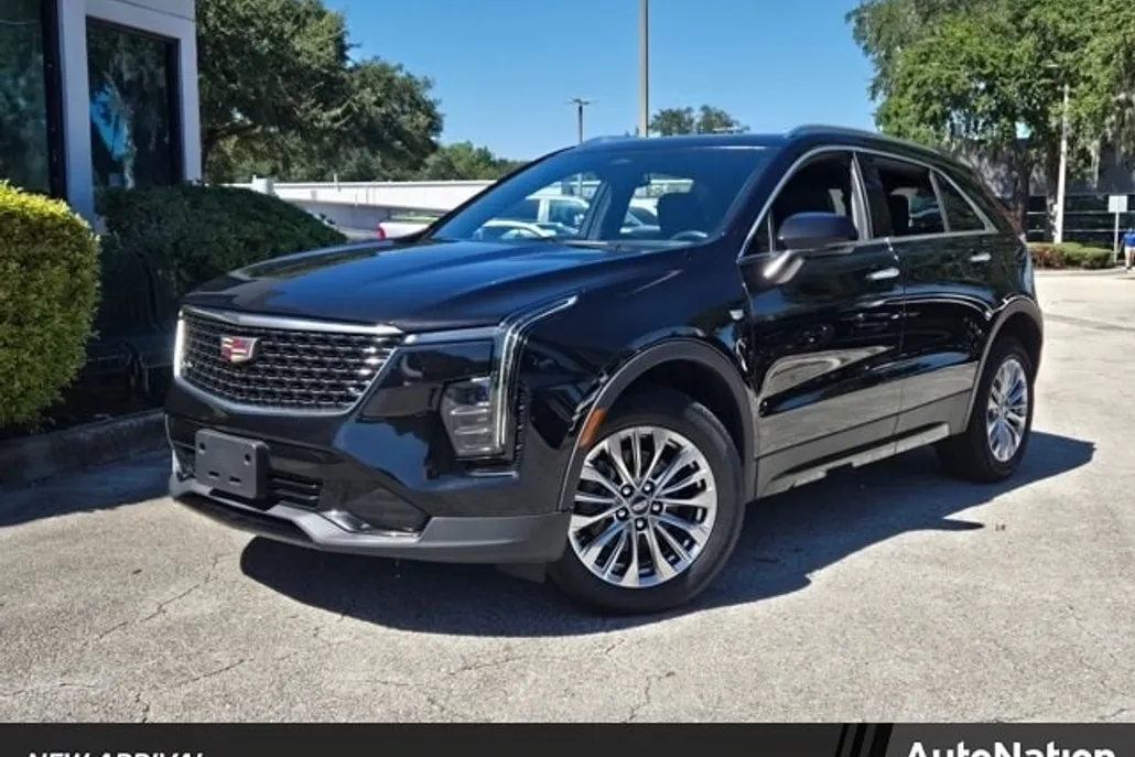2024 Cadillac XT4 Premium Luxury photo 1
