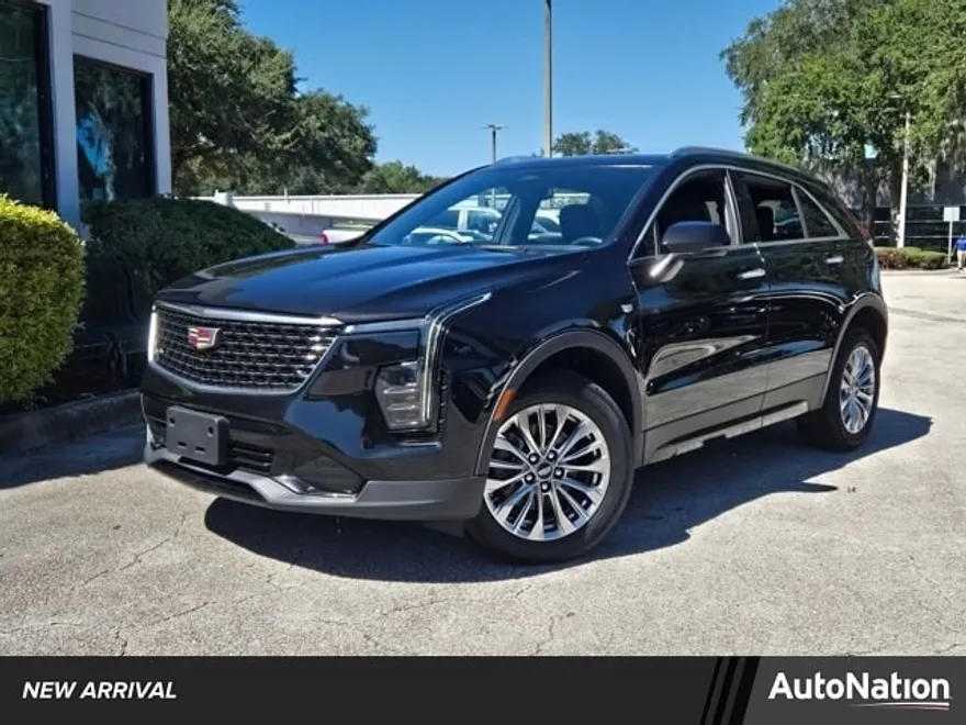 2024 Cadillac XT4 Premium Luxury photo 1