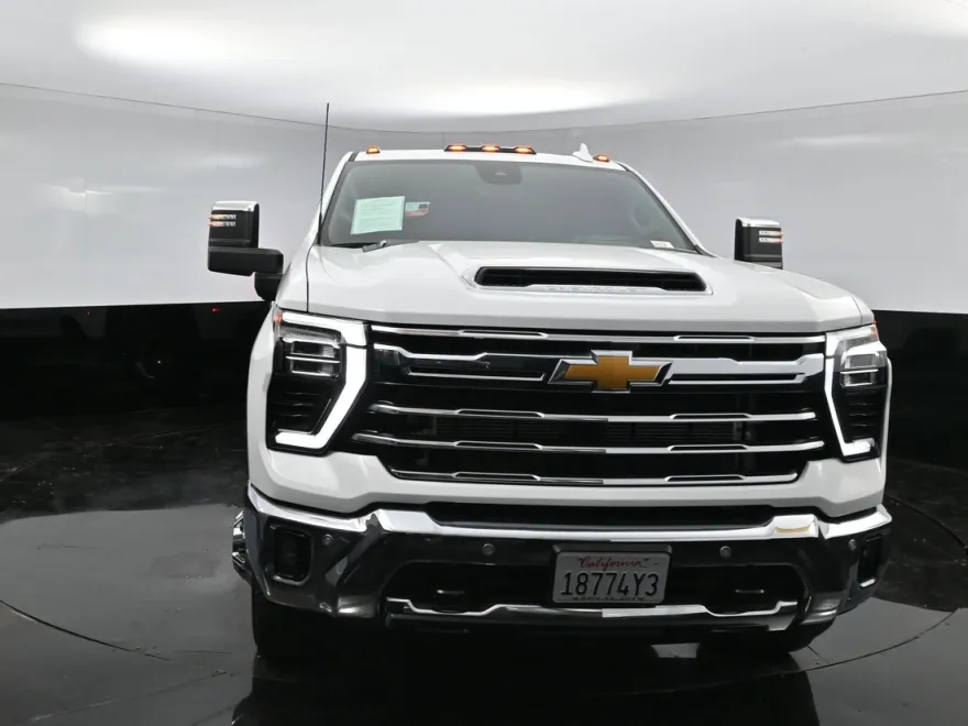 2024 Chevrolet Silverado 3500HD LTZ photo 1