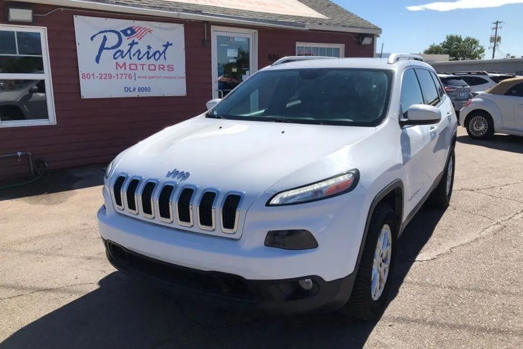 2016 Jeep Cherokee Latitude photo 1