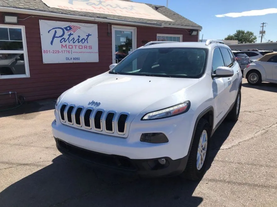 2016 Jeep Cherokee Latitude photo 1