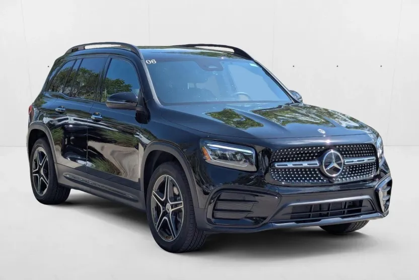 2025 Mercedes Benz GLB 250 photo 1