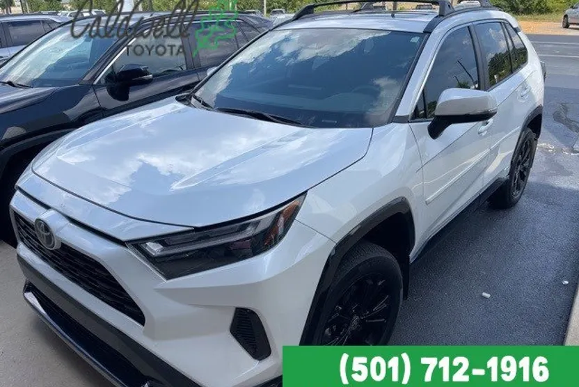 2025 Toyota RAV4 Hybrid SE photo 1
