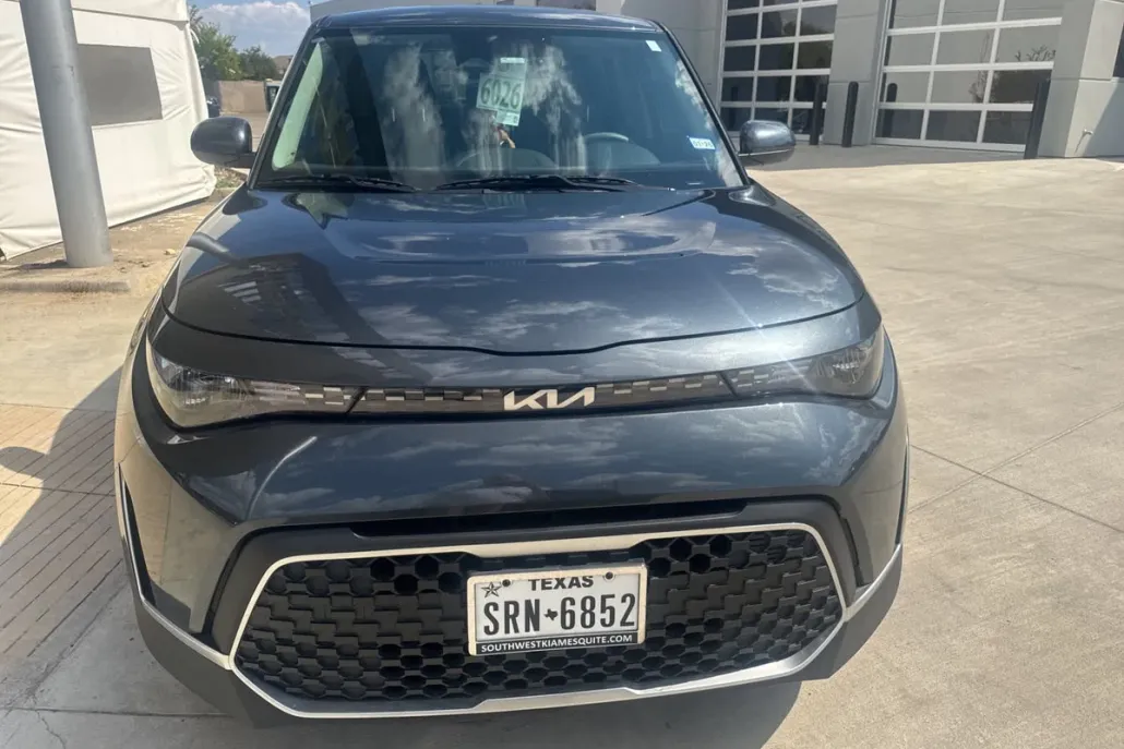 2023 Kia Soul LX photo 1