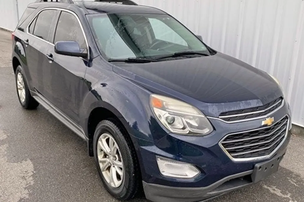 2017 Chevrolet Equinox LT photo 1