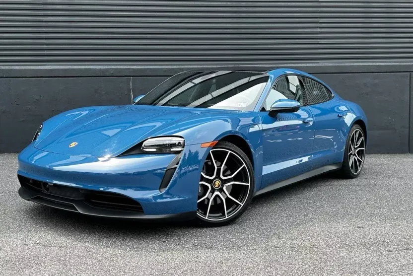 2023 Porsche Taycan photo 1