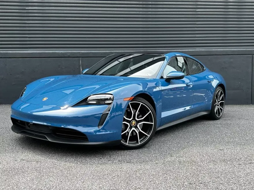 2023 Porsche Taycan photo 1