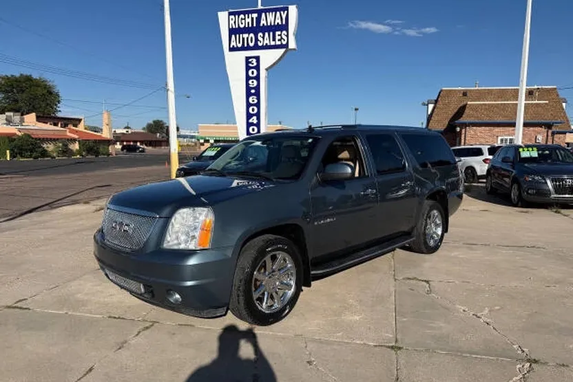 2008 Gmc Yukon XL Denali photo 1