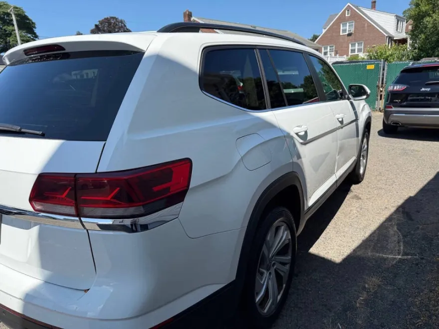 2022 Volkswagen Atlas V6 SE photo 1