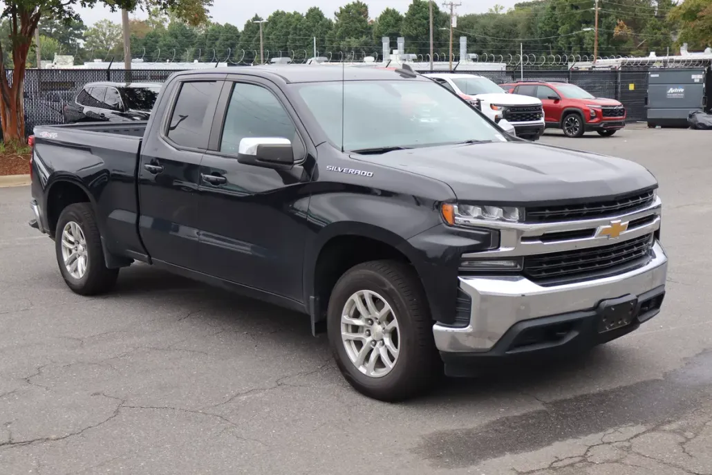 2020 Chevrolet Silverado 1500 LT photo 1