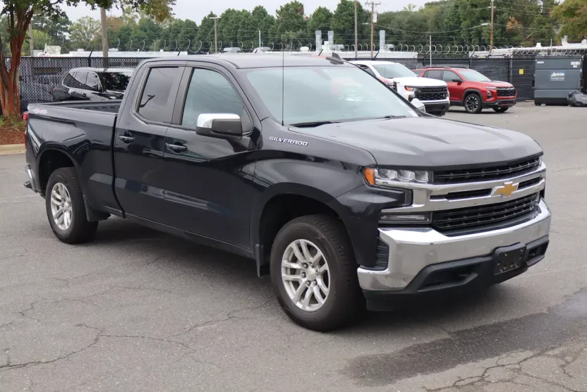 2020 Chevrolet Silverado 1500 LT photo 1