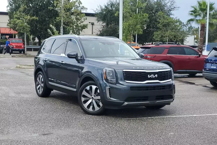 2022 Kia Telluride S photo 1
