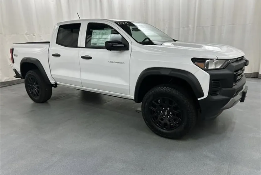 2026 Chevrolet Colorado Trail Boss photo 1
