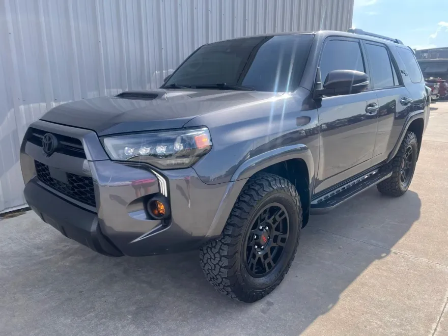 2023 Toyota 4Runner TRD Off-Road Premium photo 1