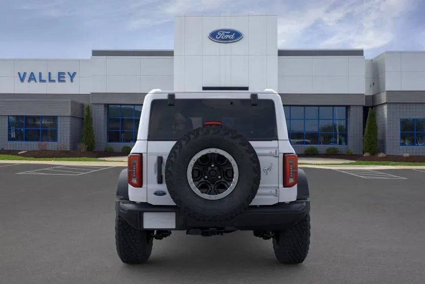 2025 Ford Bronco Badlands photo 1