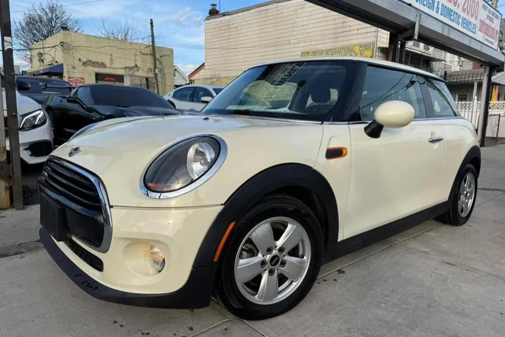 2019 Mini Cooper 2 Door Hardtop photo 1