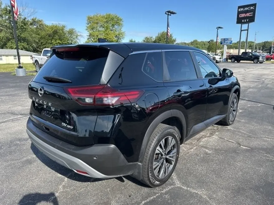 2023 Nissan Rogue SV photo 1
