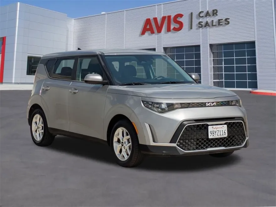 2023 Kia Soul LX photo 1