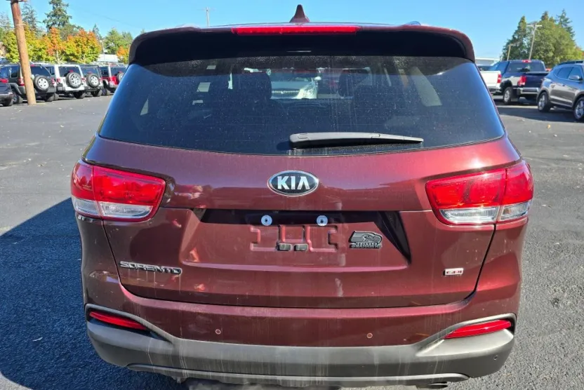 2017 Kia Sorento LX photo 1