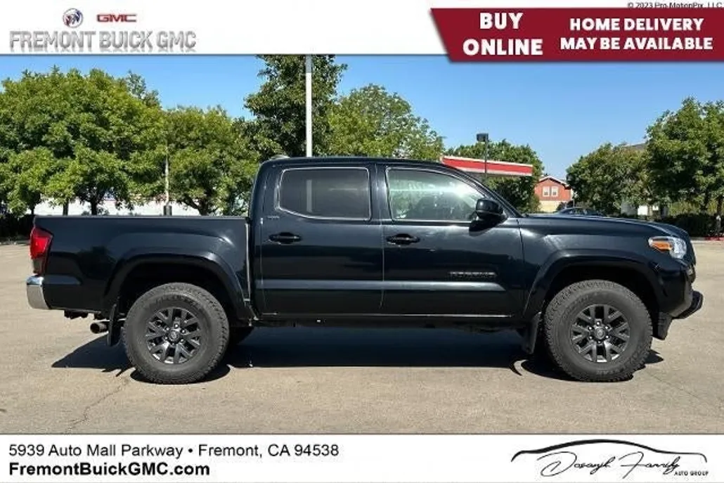 2022 Toyota Tacoma SR5 V6 photo 1